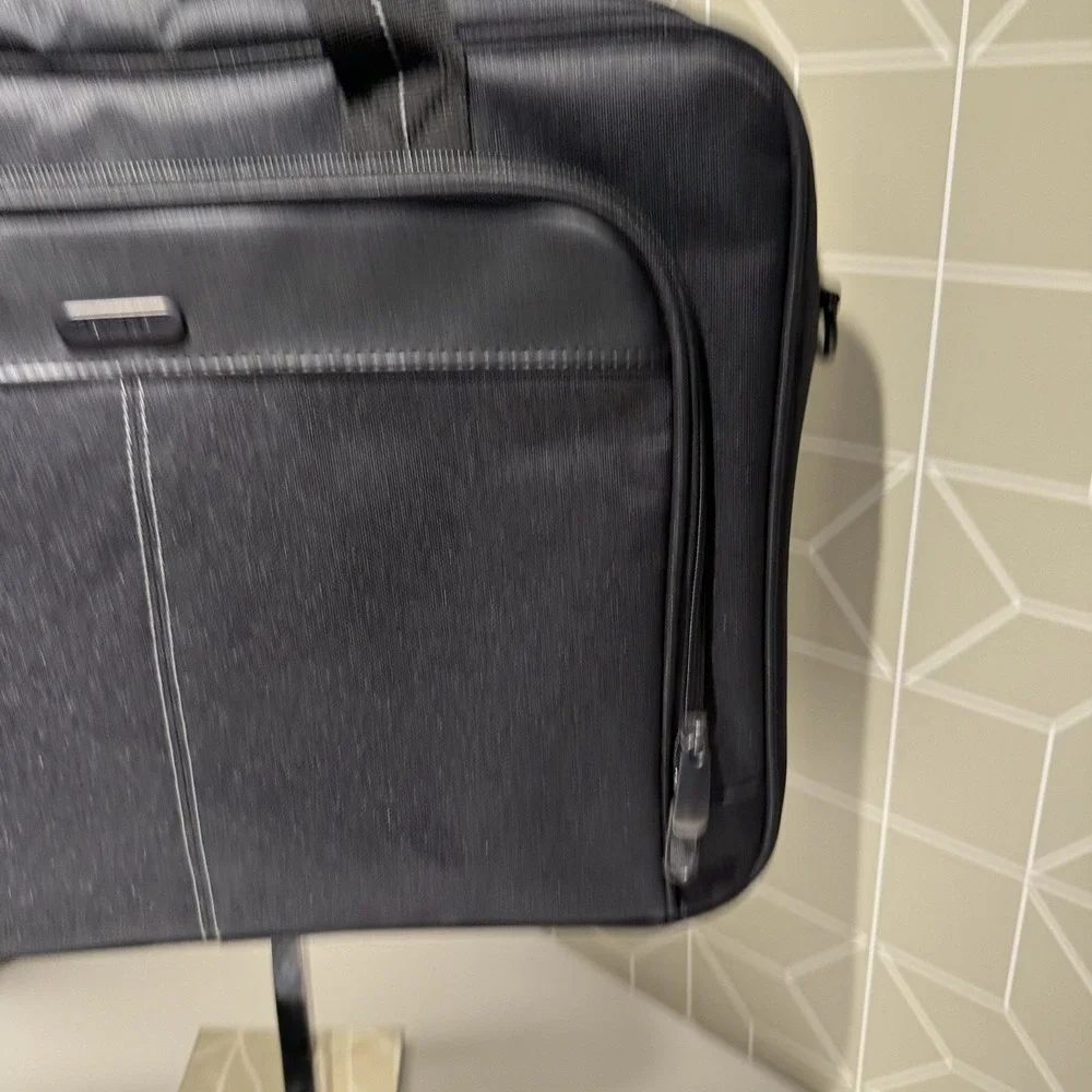 Targus Traditional Notepac Case Messenger Bag‎ fits 15.6-Inch Laptop, Black